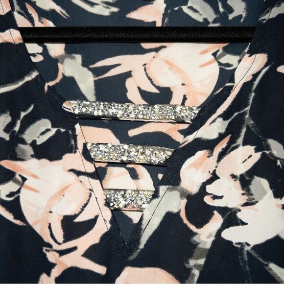 Juicy Couture Navy Floral Rhinestone Front Detail Blouse Size Small - Picture 3 of 7